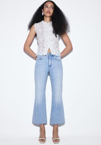 D78 Kurze Flared Jeans