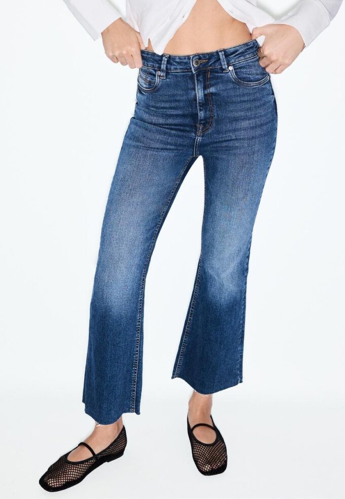 D78 Kurze Flared Jeans D78 Kurze Flared Jeans