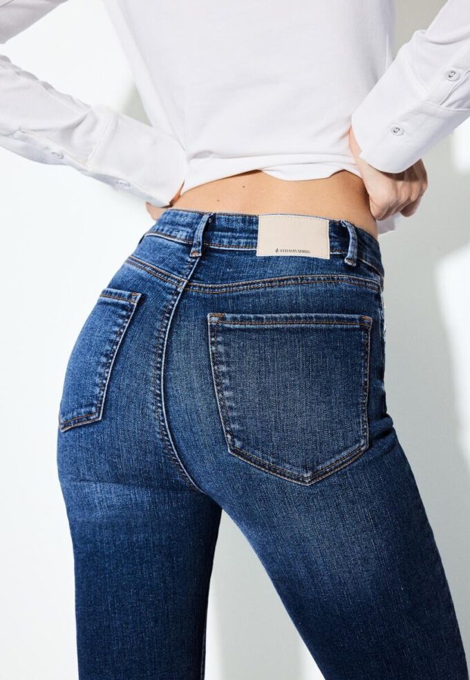 D78 Kurze Flared Jeans D78 Kurze Flared Jeans