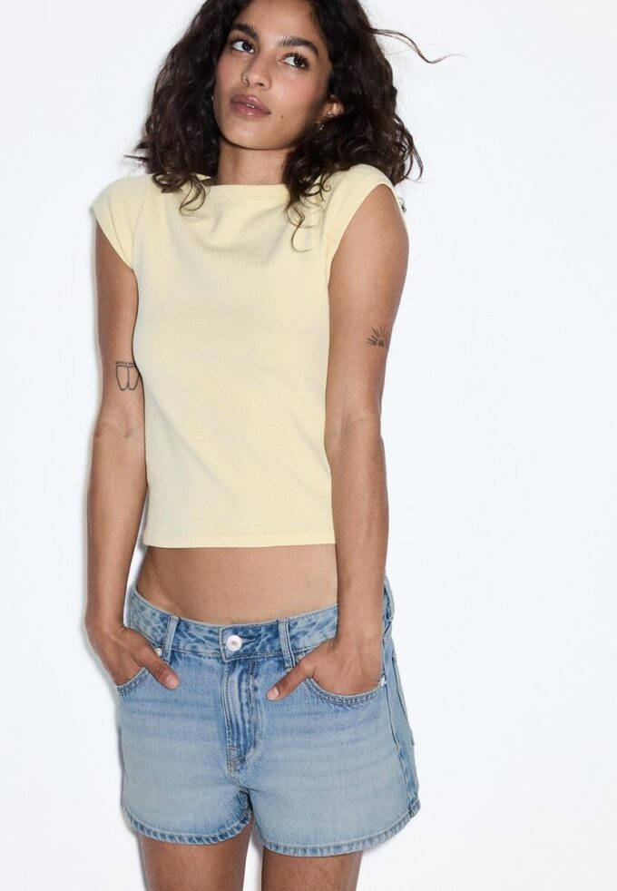D79 Shorts mit niedriger Taille D79 Shorts mit niedriger Taille
