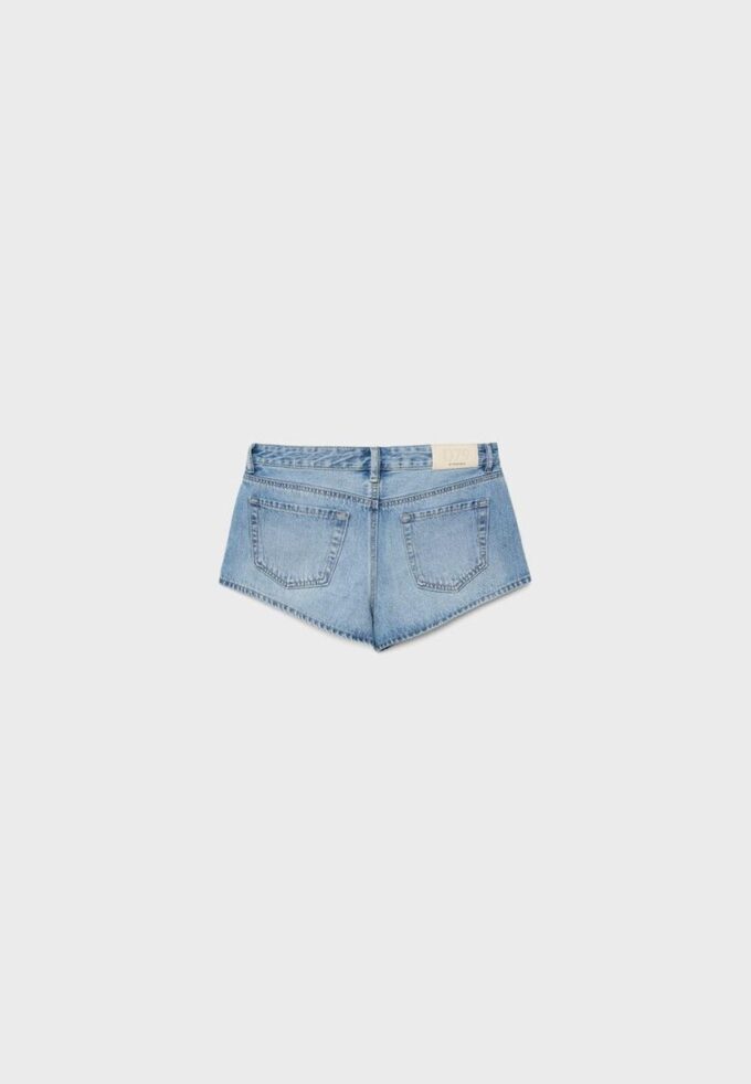 D79 Shorts mit niedriger Taille D79 Shorts mit niedriger Taille
