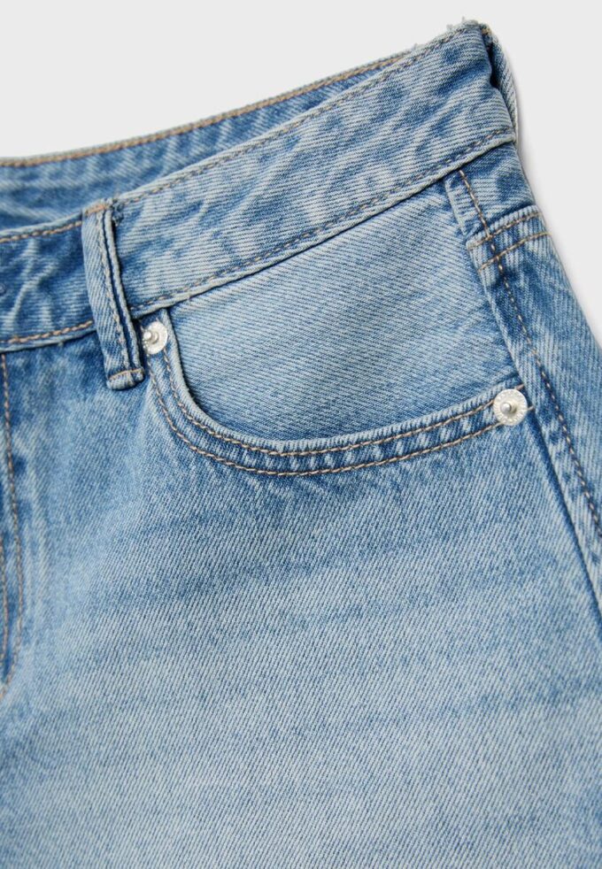 D79 Shorts mit niedriger Taille D79 Shorts mit niedriger Taille