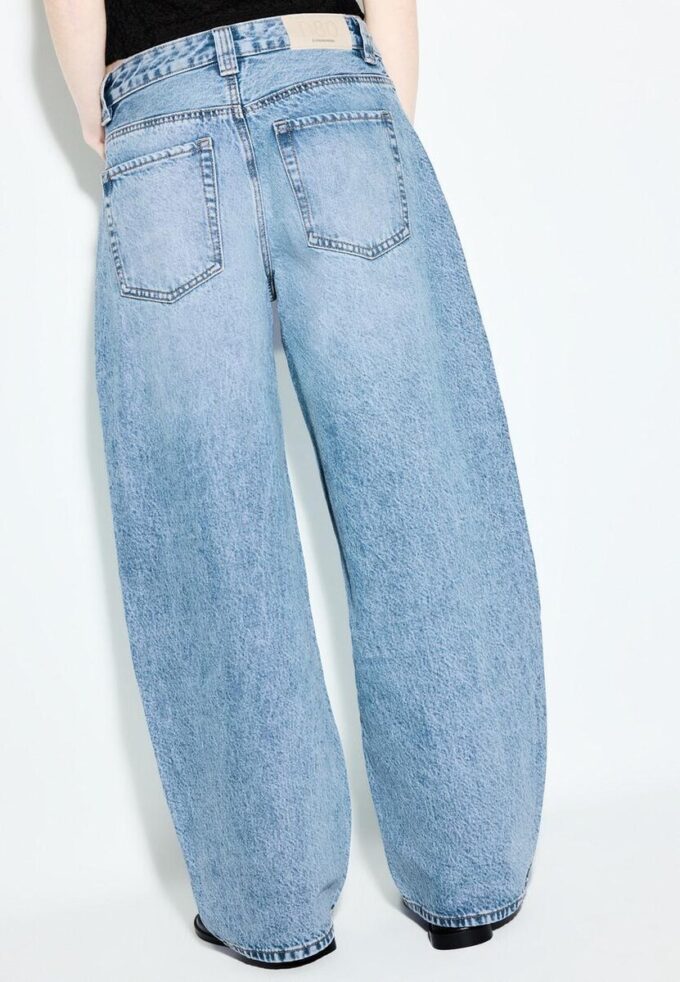 D80 Barrel Fit Jeans