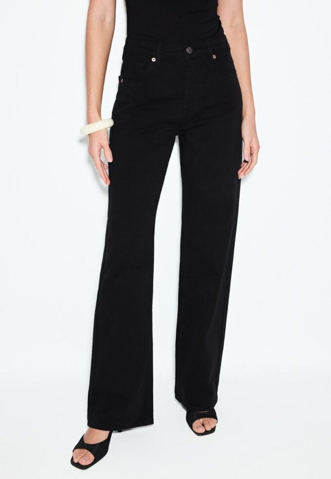 D92 Gerade weite Jeans D92 Gerade weite Jeans