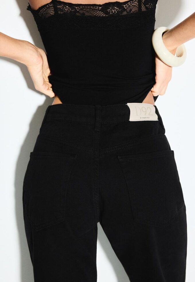D92 Gerade weite Jeans D92 Gerade weite Jeans
