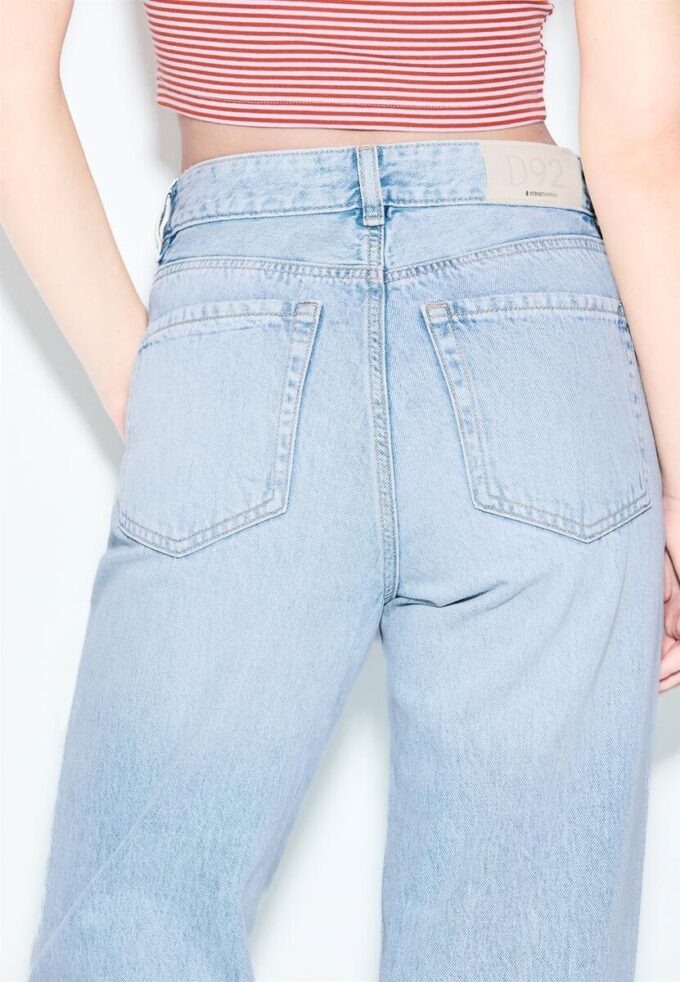D92 Straight Wide Leg Jeans