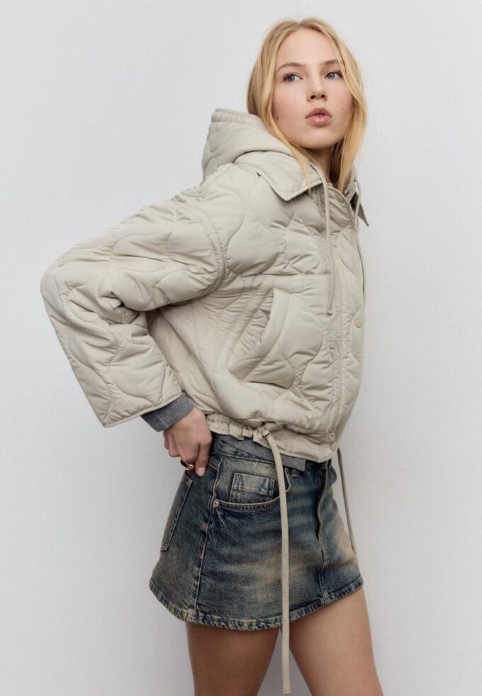Daunenjacke mit Kapuze Daunenjacke mit Kapuze