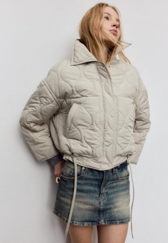 Daunenjacke mit Kapuze