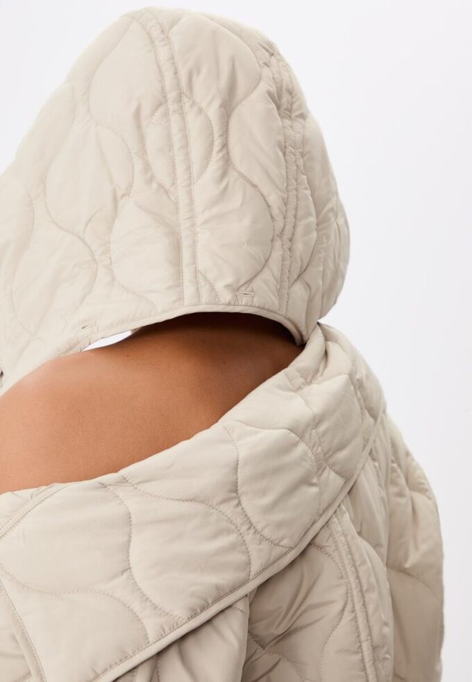 Daunenjacke mit Kapuze Daunenjacke mit Kapuze