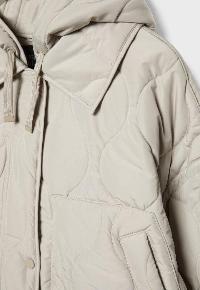 Daunenjacke mit Kapuze Daunenjacke mit Kapuze