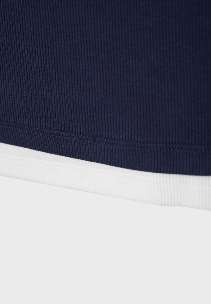 Doppellagiges T-Shirt