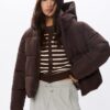 Einfache Daunenjacke mit Kapuze
