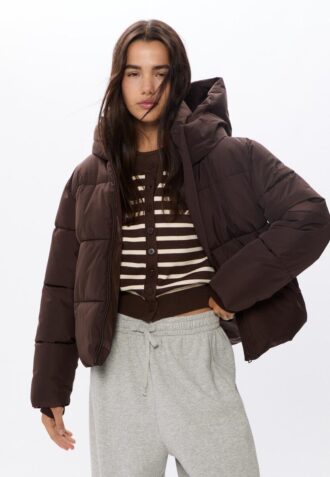 Einfache Daunenjacke mit Kapuze