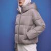 Einfache Daunenjacke mit Kapuze