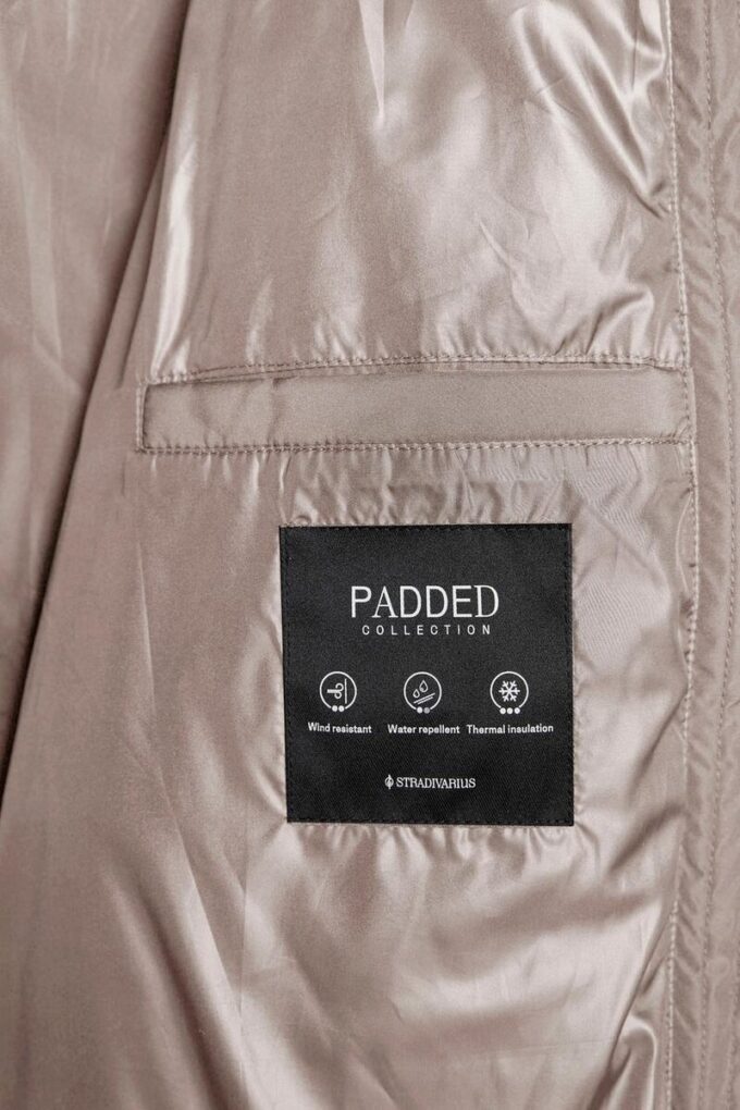 Einfache Daunenjacke mit Kapuze
