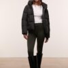 Einfache Daunenjacke mit Kapuze
