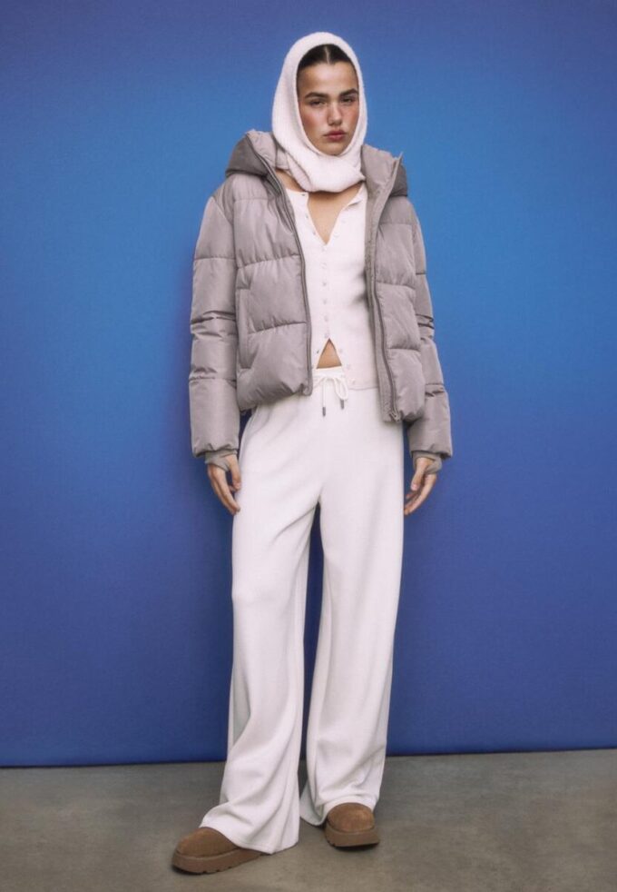 Einfache Daunenjacke mit Kapuze