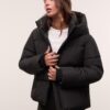 Einfache Daunenjacke mit Kapuze