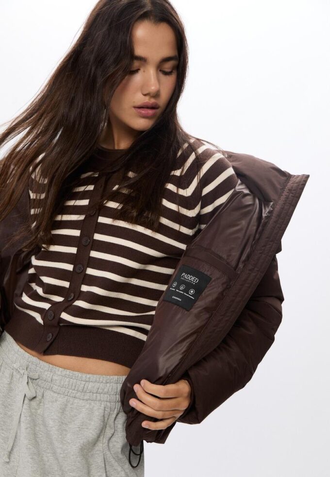 Einfache Daunenjacke mit Kapuze