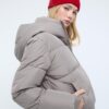 Einfache Daunenjacke mit Kapuze