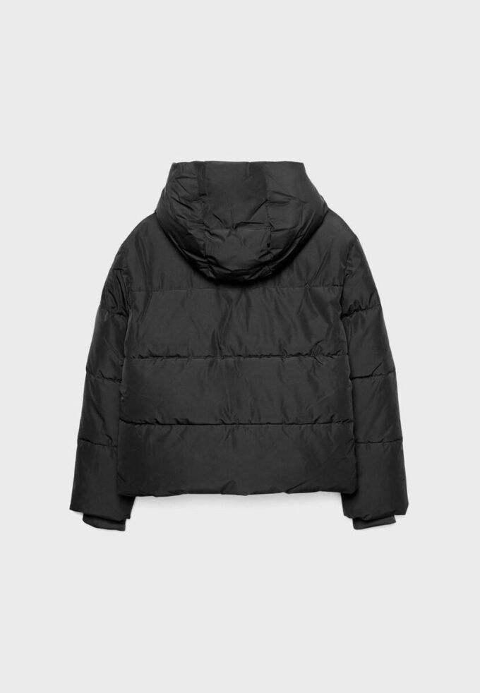 Einfache Daunenjacke mit Kapuze