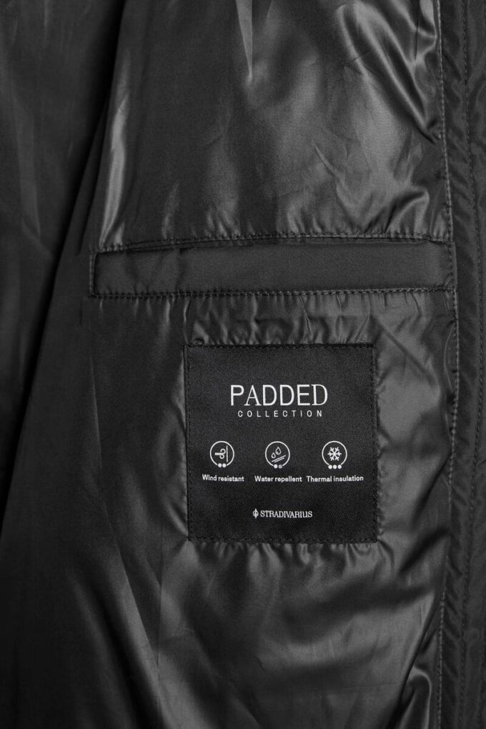 Einfache Daunenjacke mit Kapuze