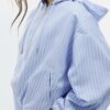 Einfache gestreifte Nylon-Kapuzenjacke Einfache gestreifte Nylon-Kapuzenjacke