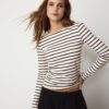 Einfaches gestreiftes Langarm-T-Shirt aus der Basics-Kollektion Einfaches gestreiftes Langarm-T-Shirt aus der Basics-Kollektion