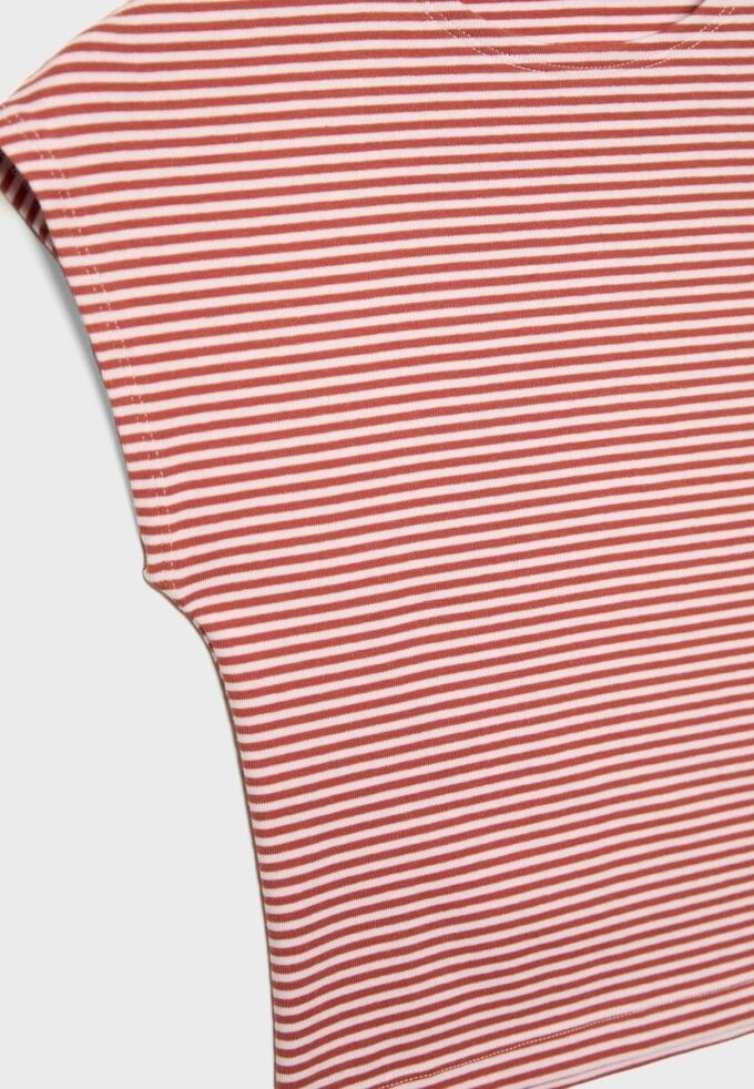 Einfaches gestreiftes T-Shirt mit Minärmel