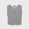Einfaches gestreiftes T-Shirt mit Schulterpolstern Einfaches gestreiftes T-Shirt mit Schulterpolstern