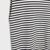Einfaches gestreiftes T-Shirt mit Schulterpolstern Einfaches gestreiftes T-Shirt mit Schulterpolstern