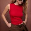Einfaches ärmelloses T-Shirt aus der Basics-Kollektion Einfaches ärmelloses T-Shirt aus der Basics-Kollektion