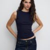 Einfaches ärmelloses T-Shirt aus der Basics-Kollektion