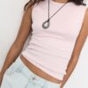 Einfaches ärmelloses T-Shirt aus der Basics-Kollektion Einfaches ärmelloses T-Shirt aus der Basics-Kollektion