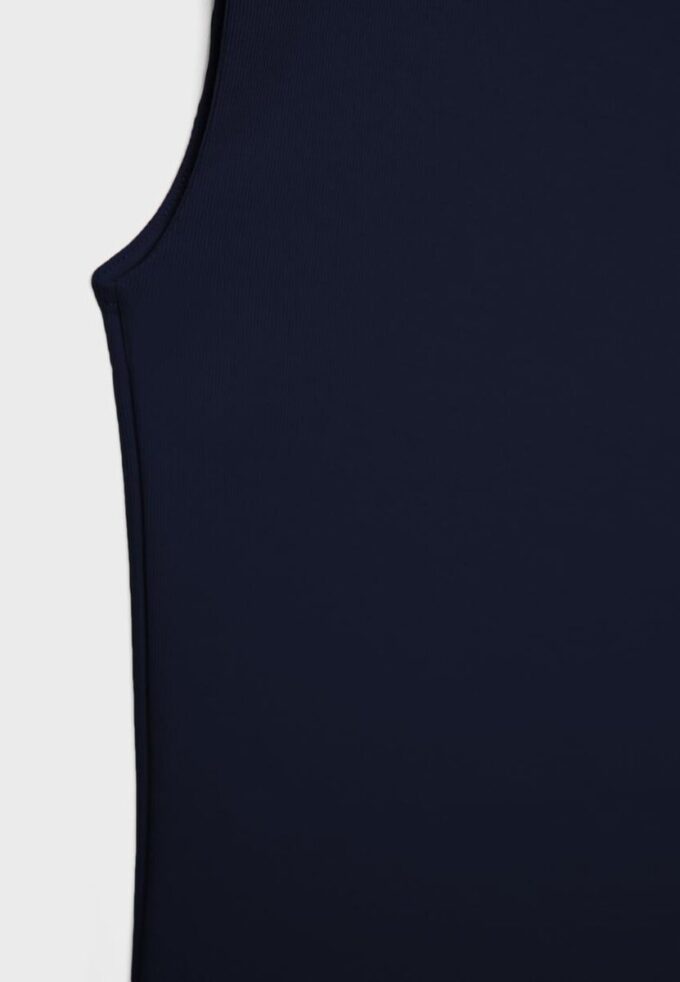 Einfaches ärmelloses T-Shirt aus der Basics-Kollektion