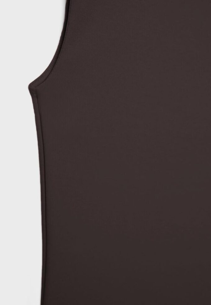 Einfaches ärmelloses T-Shirt aus der Basics-Kollektion Einfaches ärmelloses T-Shirt aus der Basics-Kollektion