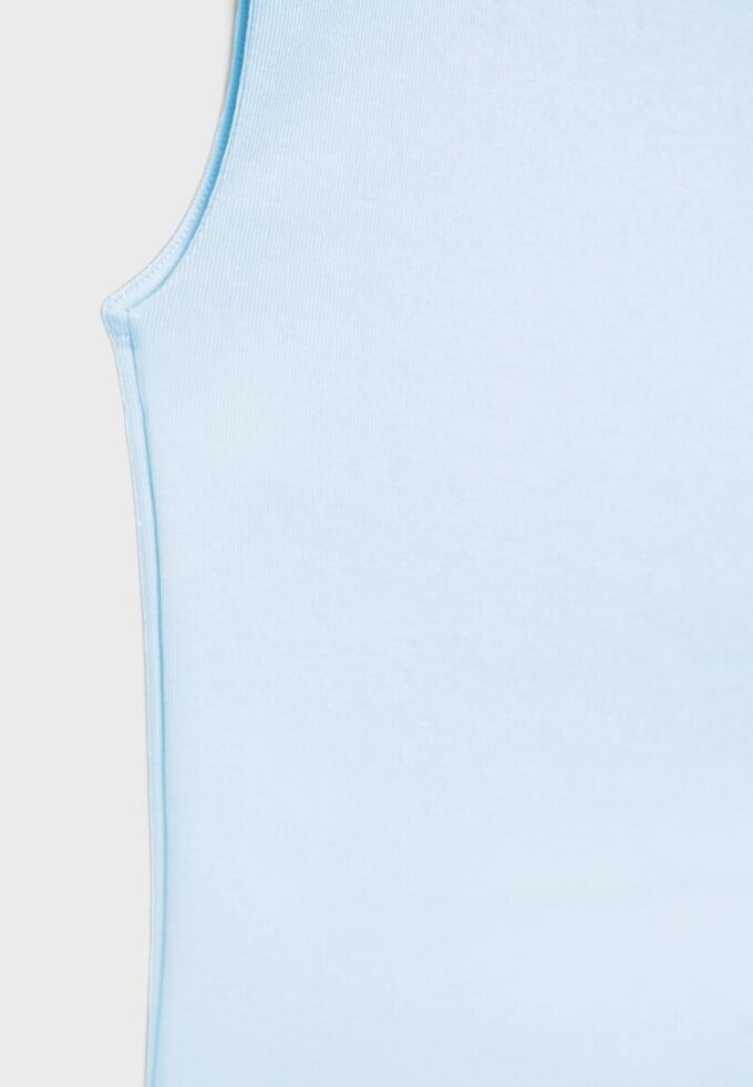Einfaches ärmelloses T-Shirt aus der Basics-Kollektion
