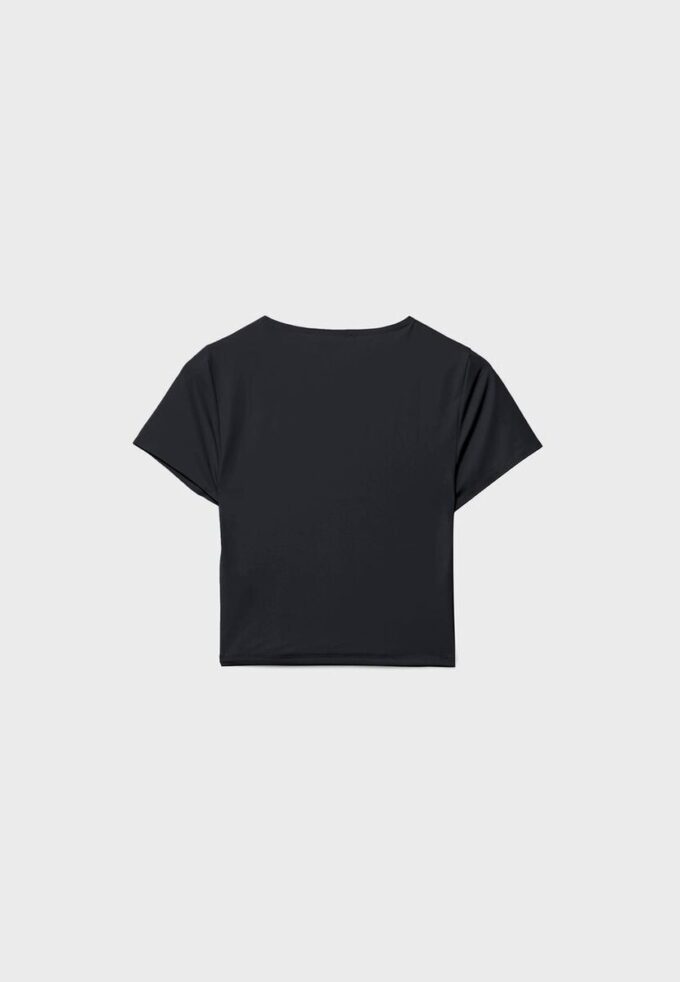 Einfaches T-Shirt aus Polyamid Einfaches T-Shirt aus Polyamid