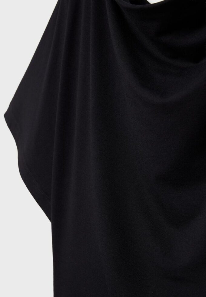 Einfaches T-Shirt mit Fledermausärmeln Einfaches T-Shirt mit Fledermausärmeln