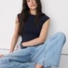 Einfaches T-Shirt mit U-Boot-Ausschnitt Einfaches T-Shirt mit U-Boot-Ausschnitt