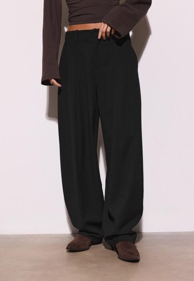 Elegante Baggy-Hose mit Nahtdetails
