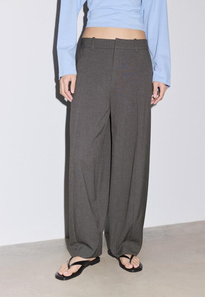 Elegante Baggy-Hose mit Nahtdetails Elegante Baggy-Hose mit Nahtdetails