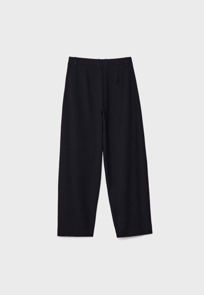 Elegante Baggy-Hose mit Nahtdetails