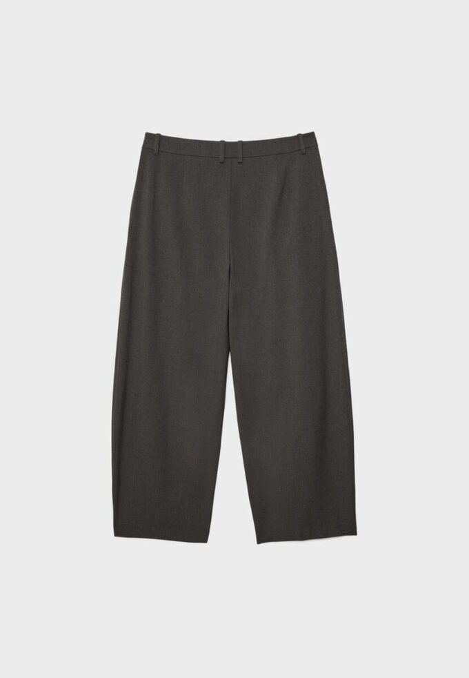Elegante Baggy-Hose mit Nahtdetails Elegante Baggy-Hose mit Nahtdetails