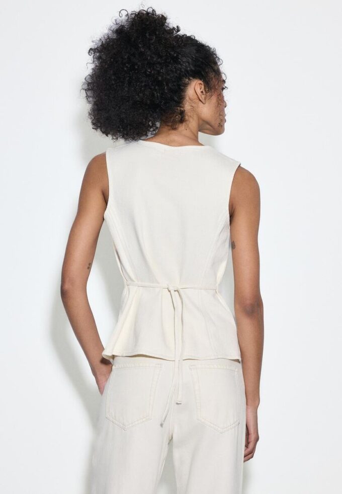 Eng anliegendes Denim-Oberteil Eng anliegendes Denim-Oberteil