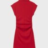 Figurbetontes kurzes Kleid mit Rüschen Figurbetontes kurzes Kleid mit Rüschen