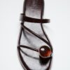 Flache Sandalen mit Steinverzierung Flache Sandalen mit Steinverzierung