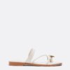 Flache Sandalen mit Steinverzierung Flache Sandalen mit Steinverzierung