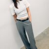 Fließende, elegante Hose mit geradem Bein und Gürtel