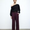 Fließende, elegante Hose mit geradem Bein und Gürtel